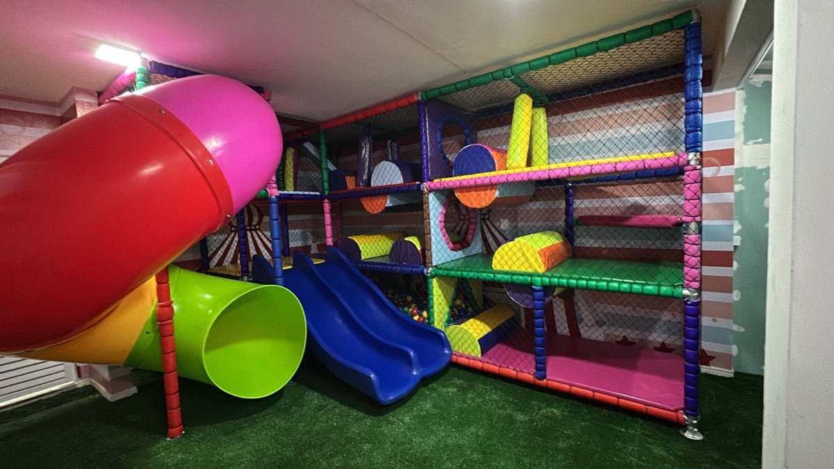 Área kids GP Toys em buffet infantil